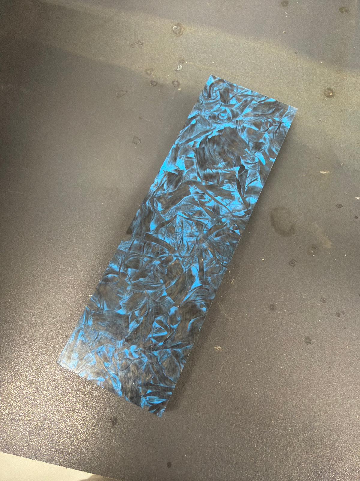 Fibra di carbonio marmorizzata
