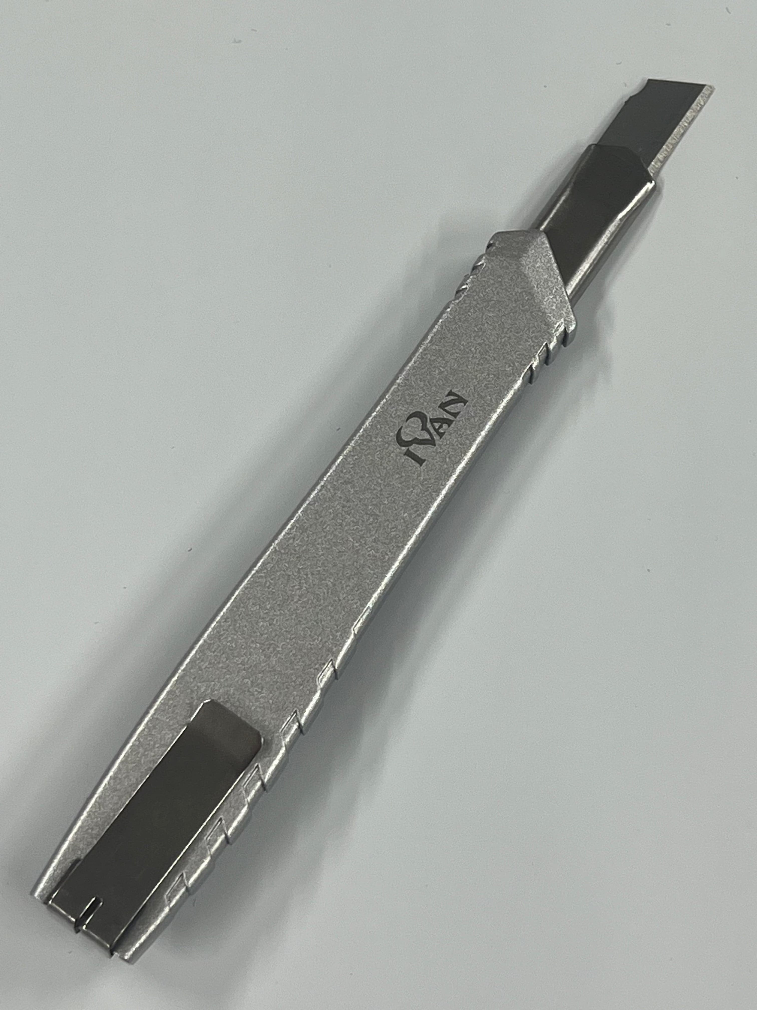 Coltello da lavoro con lama regolabile (stretta)