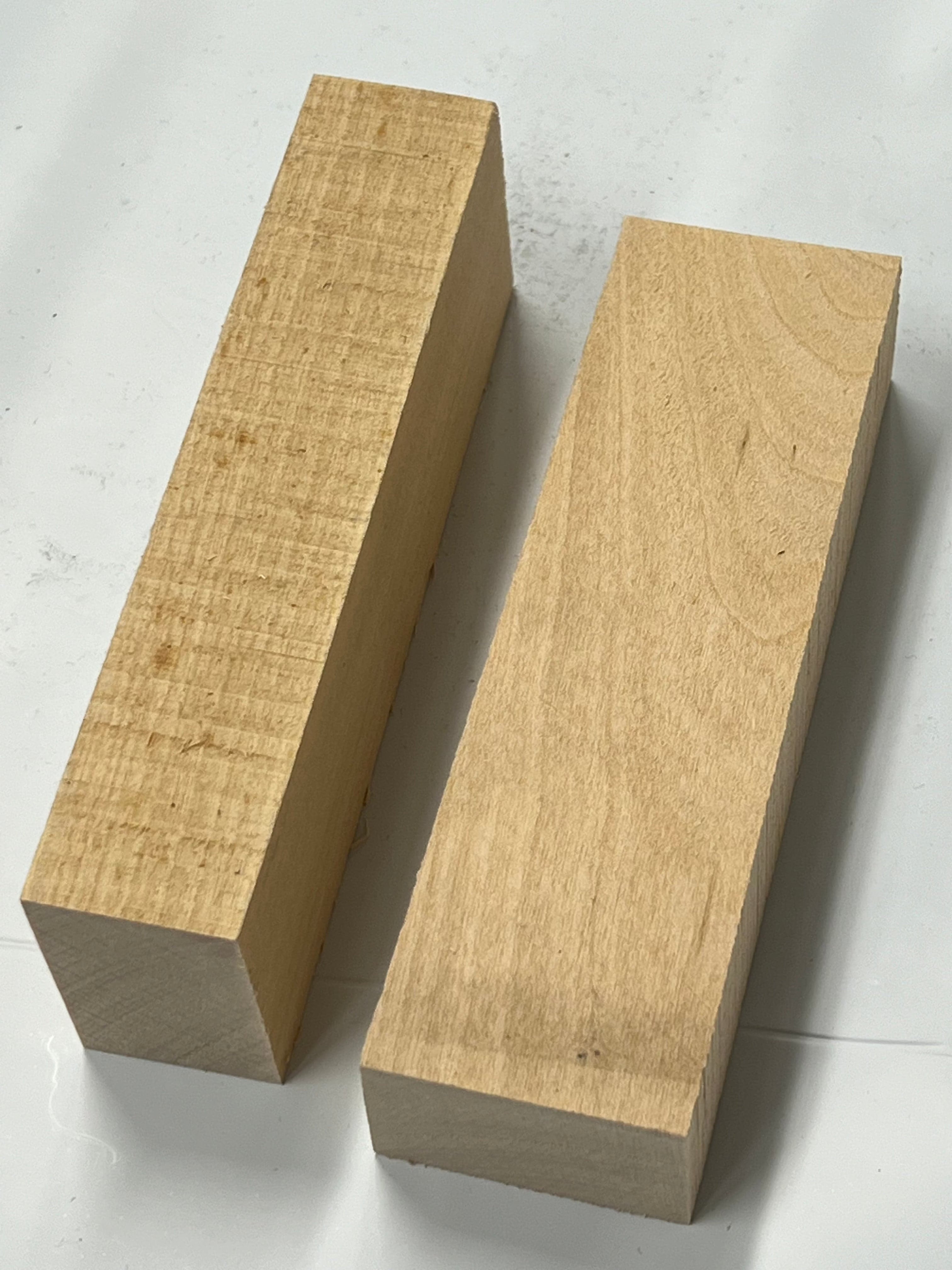 Blocco di legno per manico di coltello