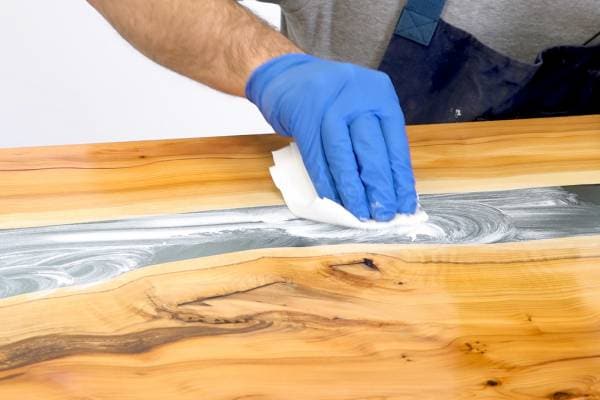 Polish per resine epossidiche, vernici e plastiche