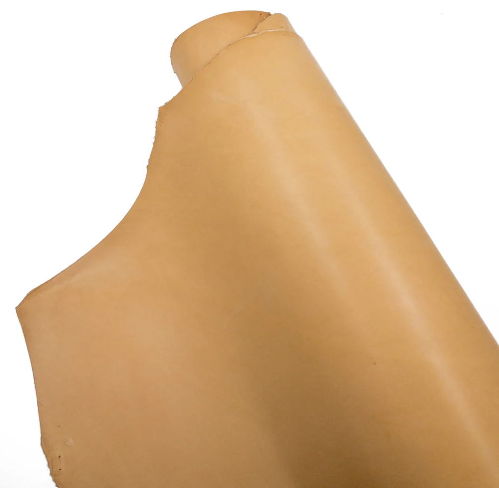 Impara a realizzare un fodero per coltello: cuoio naturale (tannato al vegetale), cuoio per foderi e cuoio per il passante/sospensione