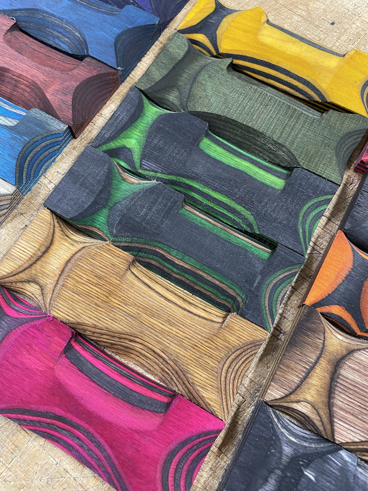 Lawood Plate - Ceppo laminato e colorato per manici