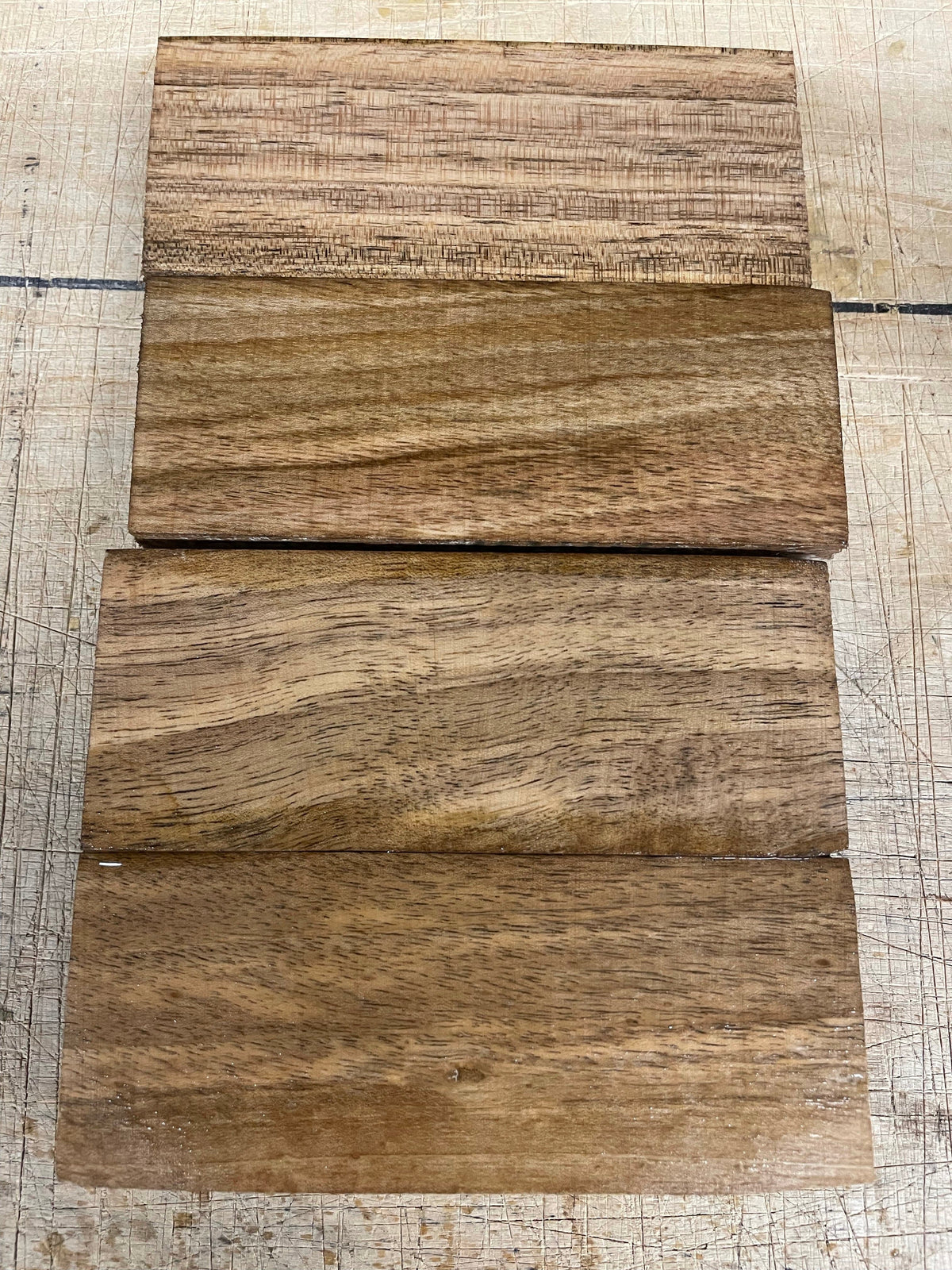 Blocco di legno per manico di coltello