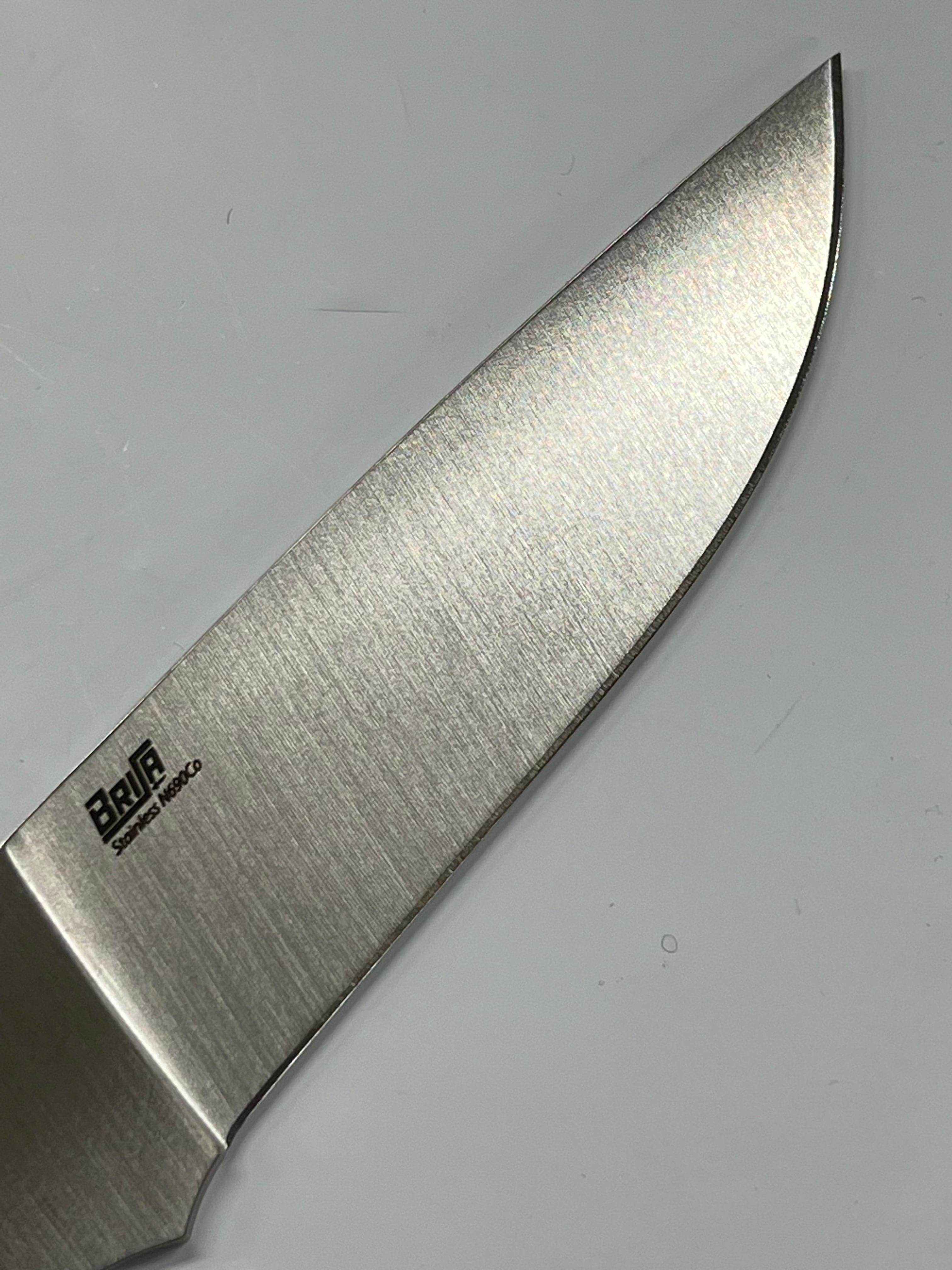 Lama per coltello Brisa Trapper 95 Flat N690 inossidabile