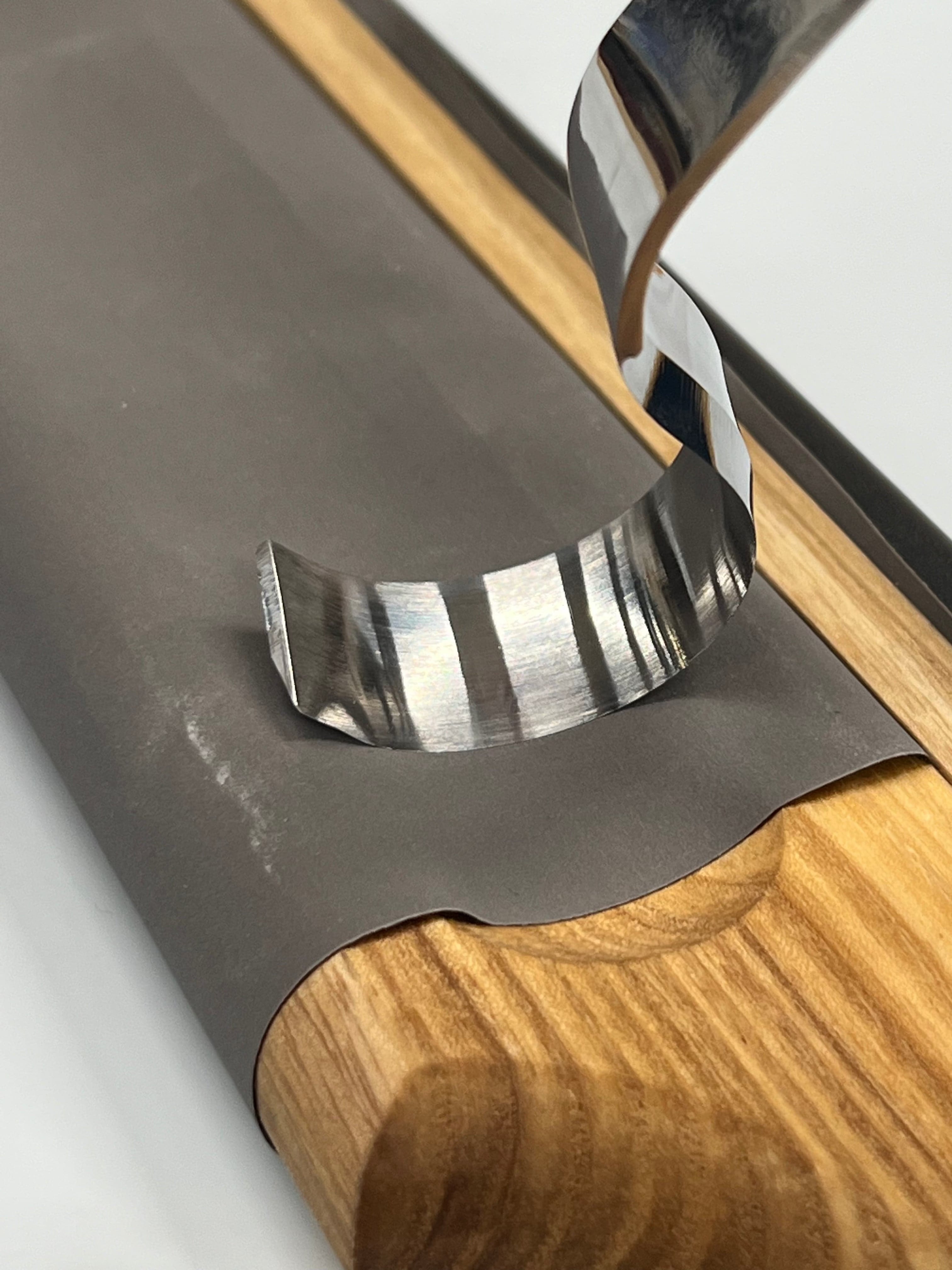 Cinghia di affilatura per coltello da intaglio e lama curva LS5P1