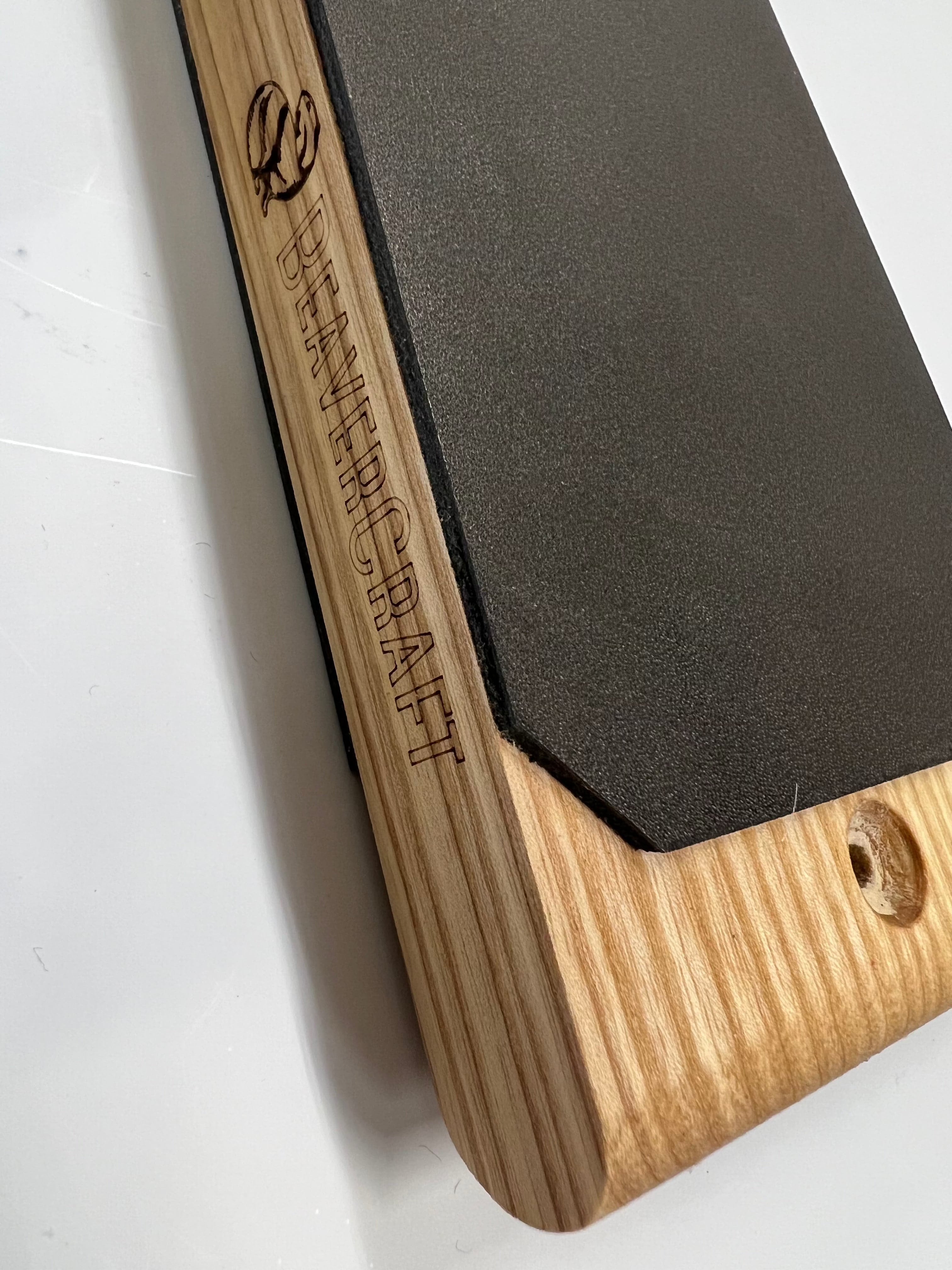 Coramella in pelle a doppia faccia 230x80 su legno di frassino con pasta abrasiva LS1P1