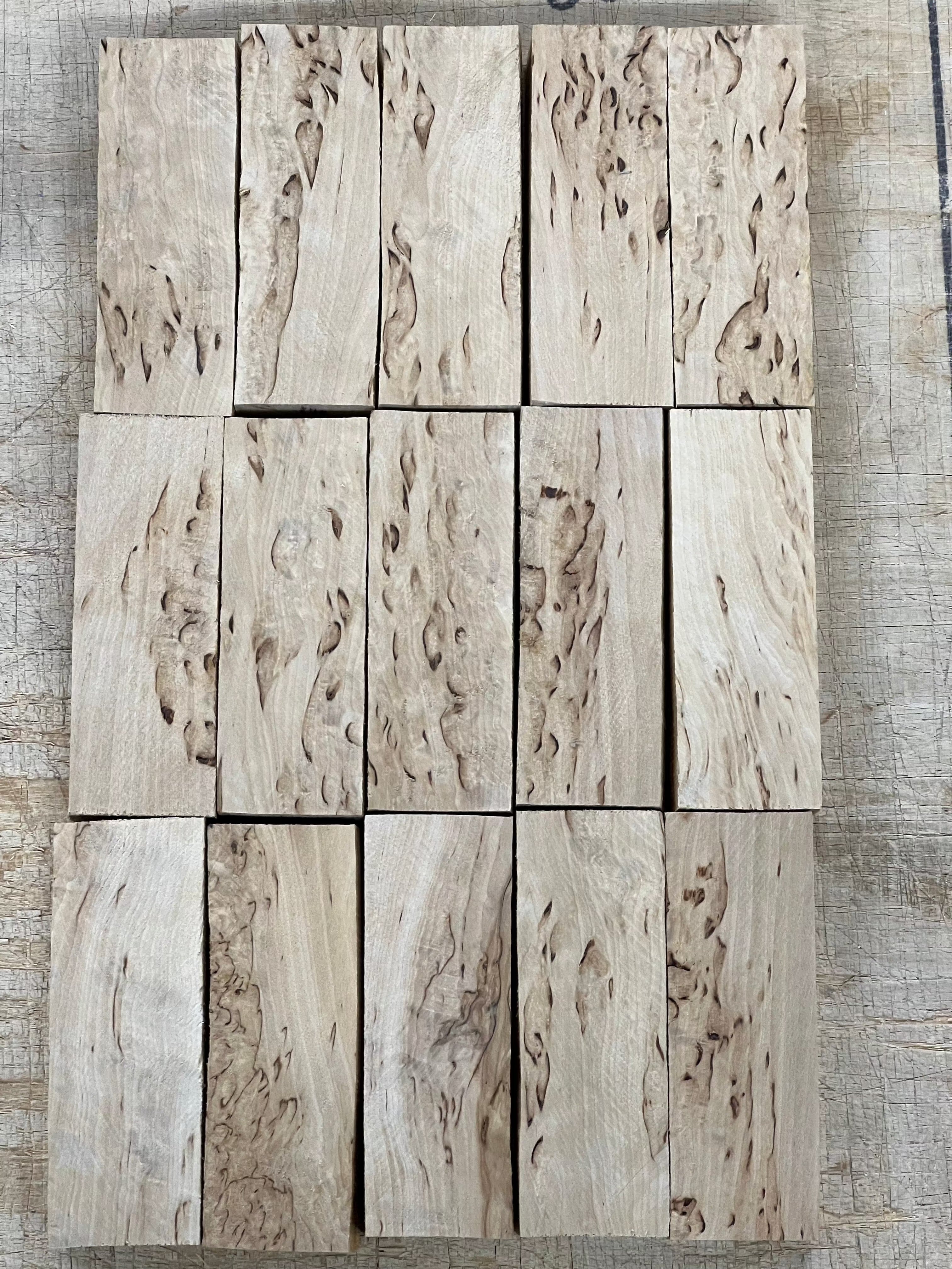 Blocco di legno per manico di coltello