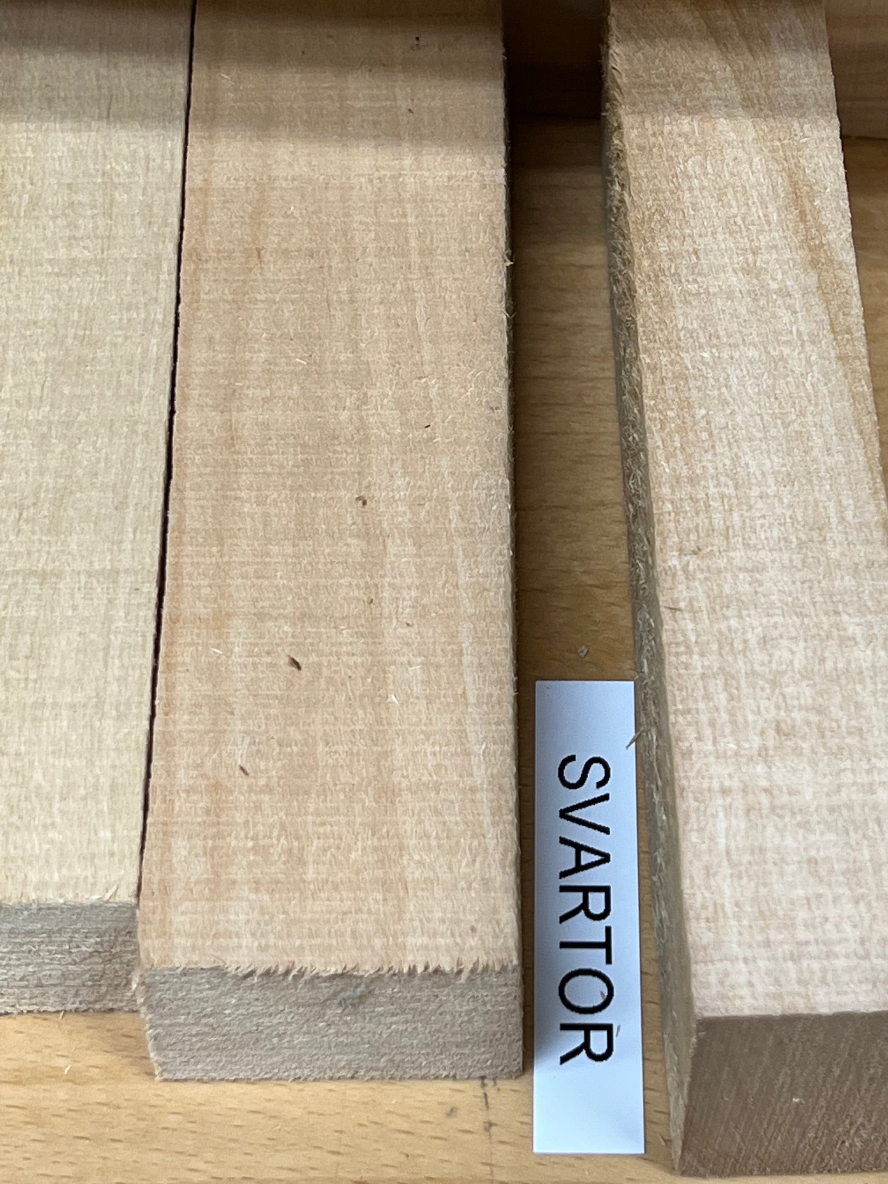 Blocco di legno per manico di coltello