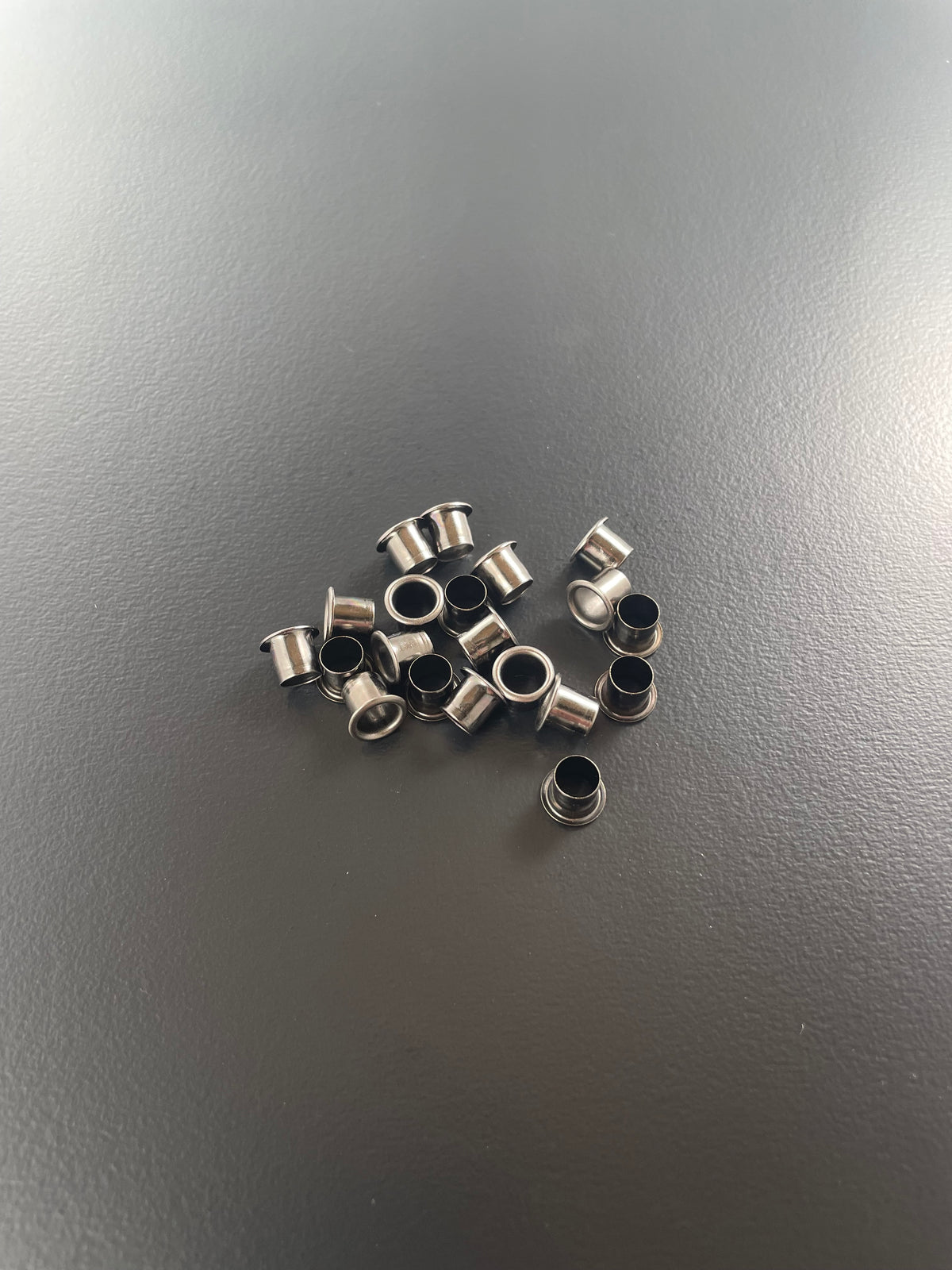 Occhielli da 1/4” per KYDEX (200 pz)