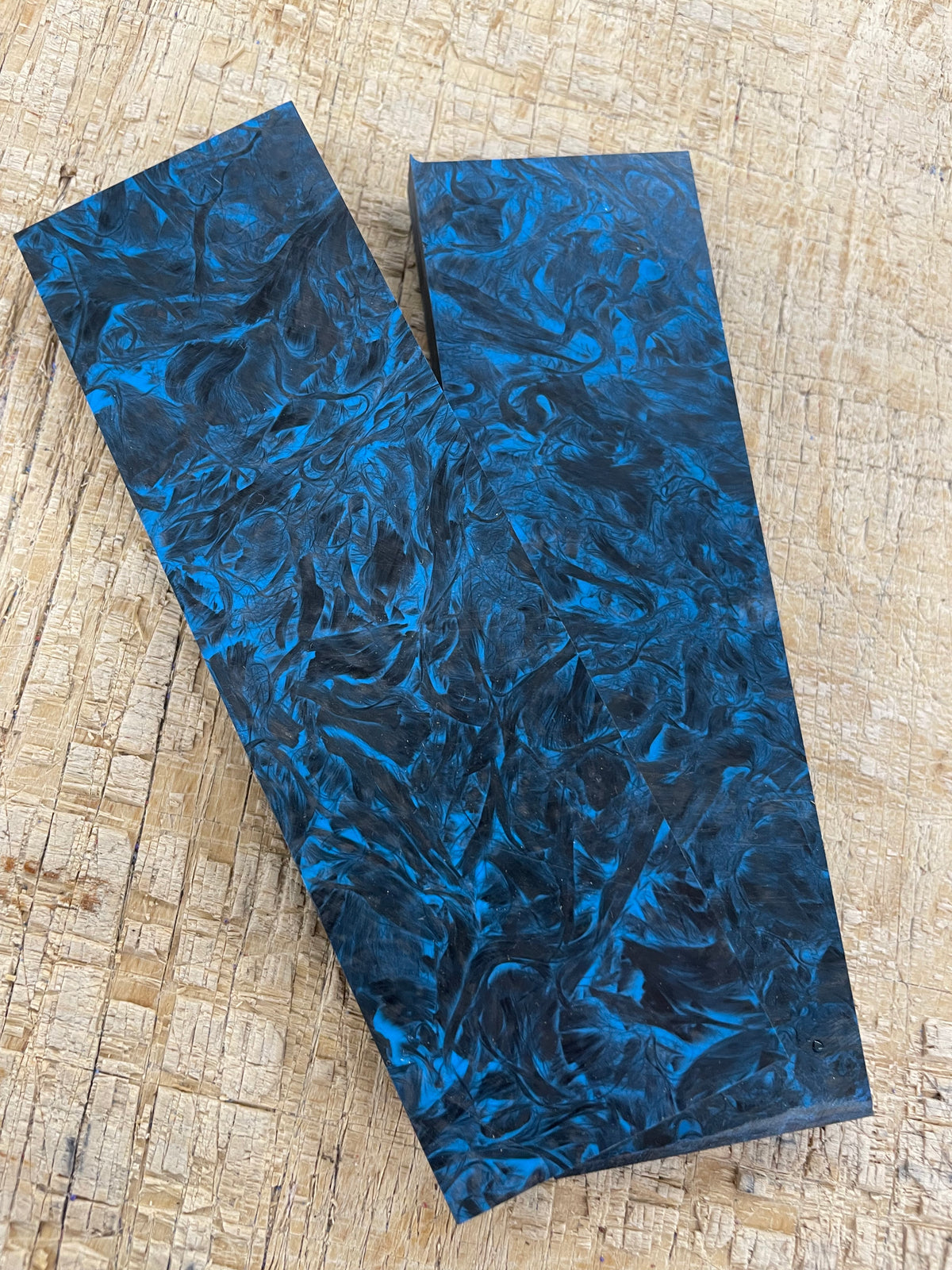 Fibra di carbonio marmorizzata