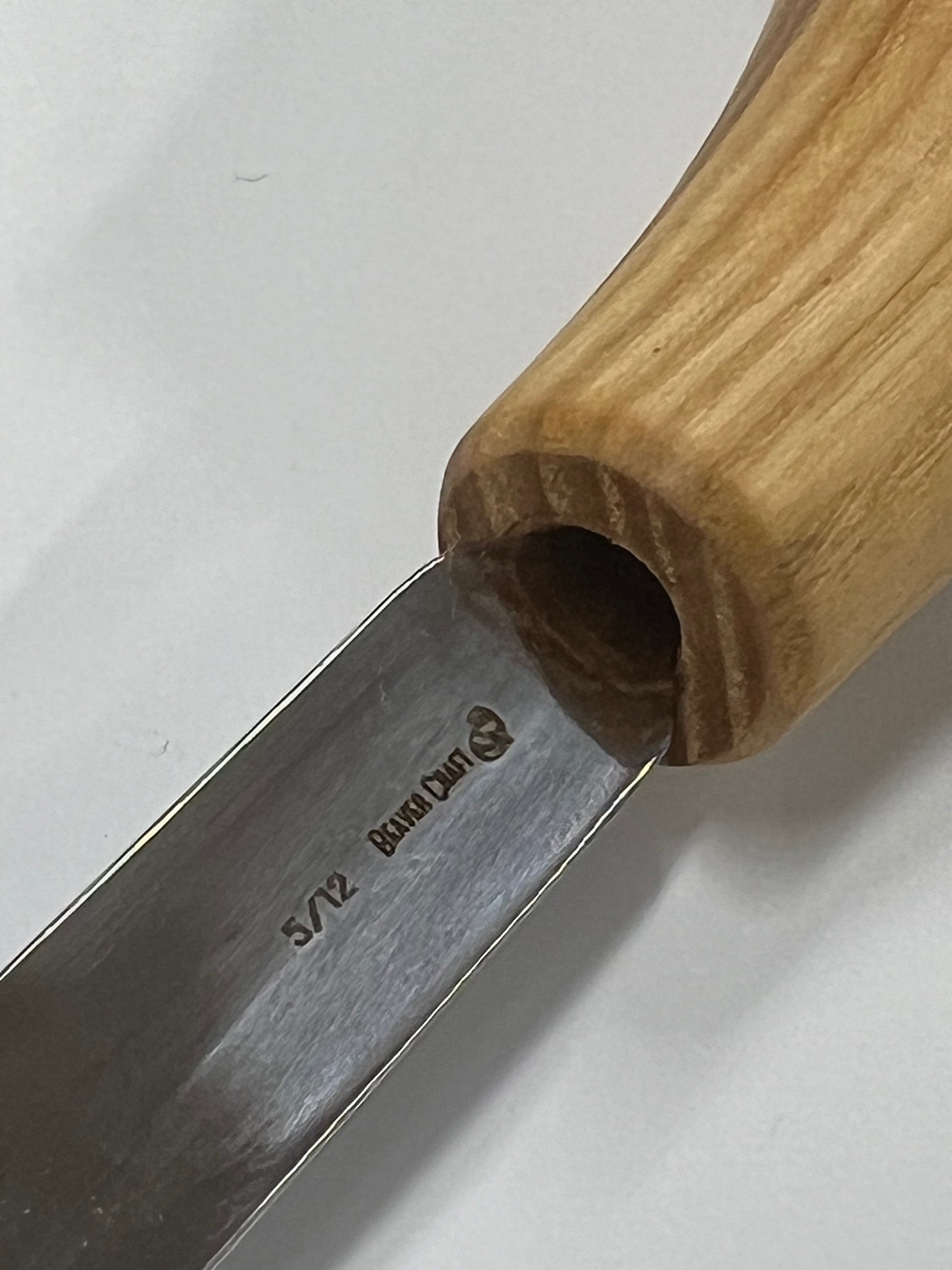 Scalpello per intaglio 75x12mm dritto arrotondato P5/12 con impugnatura a sfera