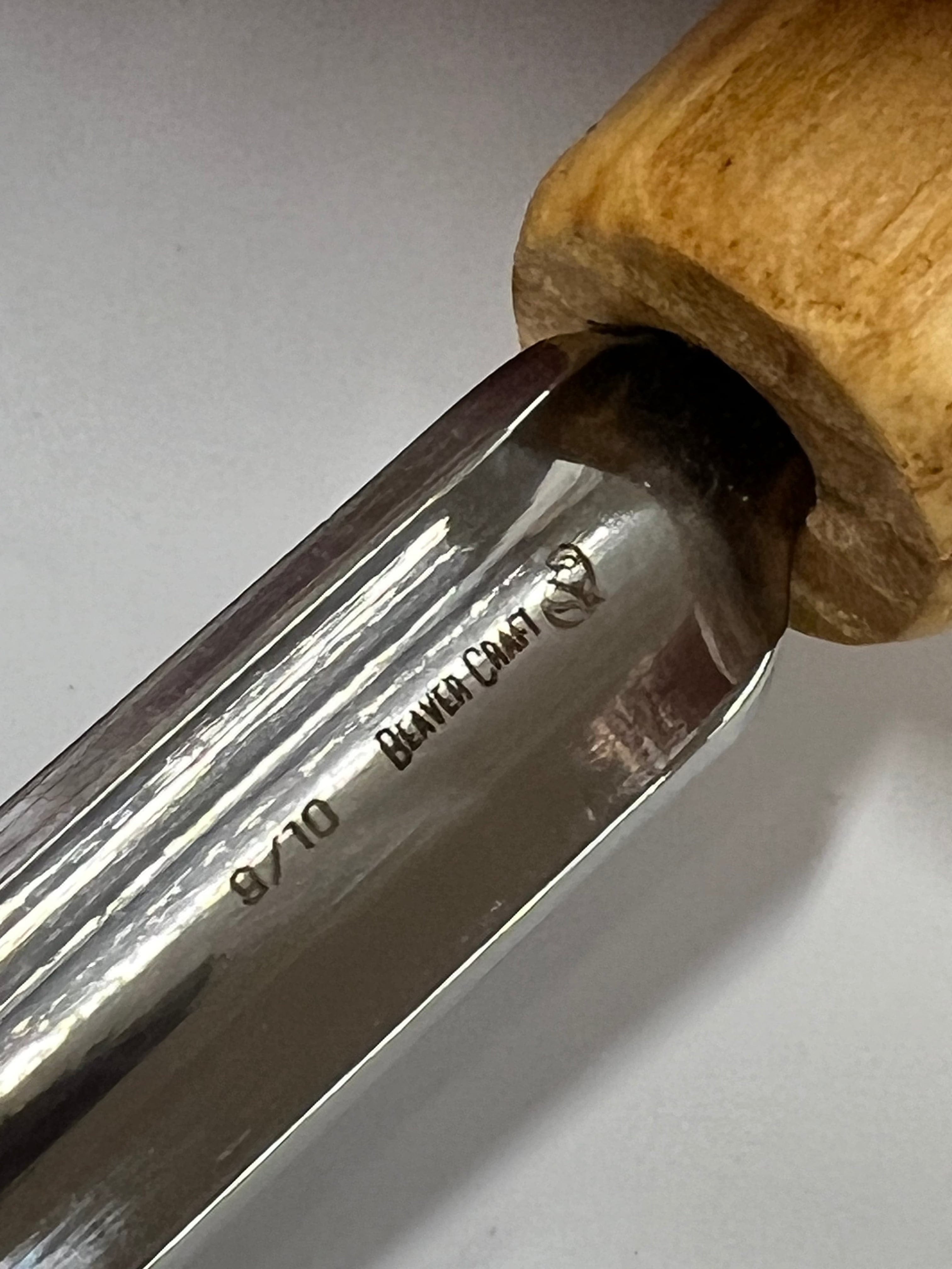 Scalpello per intaglio 75x10mm, sgorbia dritta arrotondata P9/10 con manico a sfera