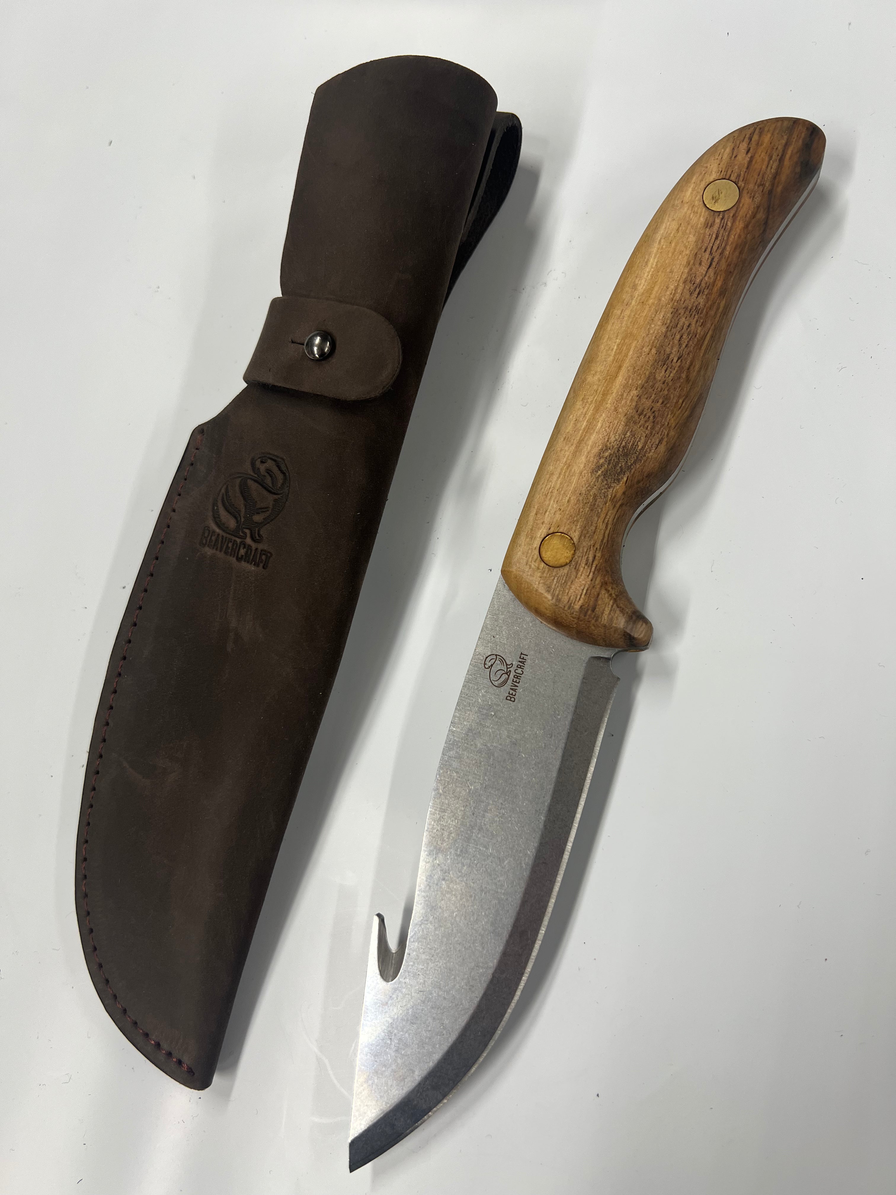 Coltello da caccia con apripancia GTK1 con fodero in pelle