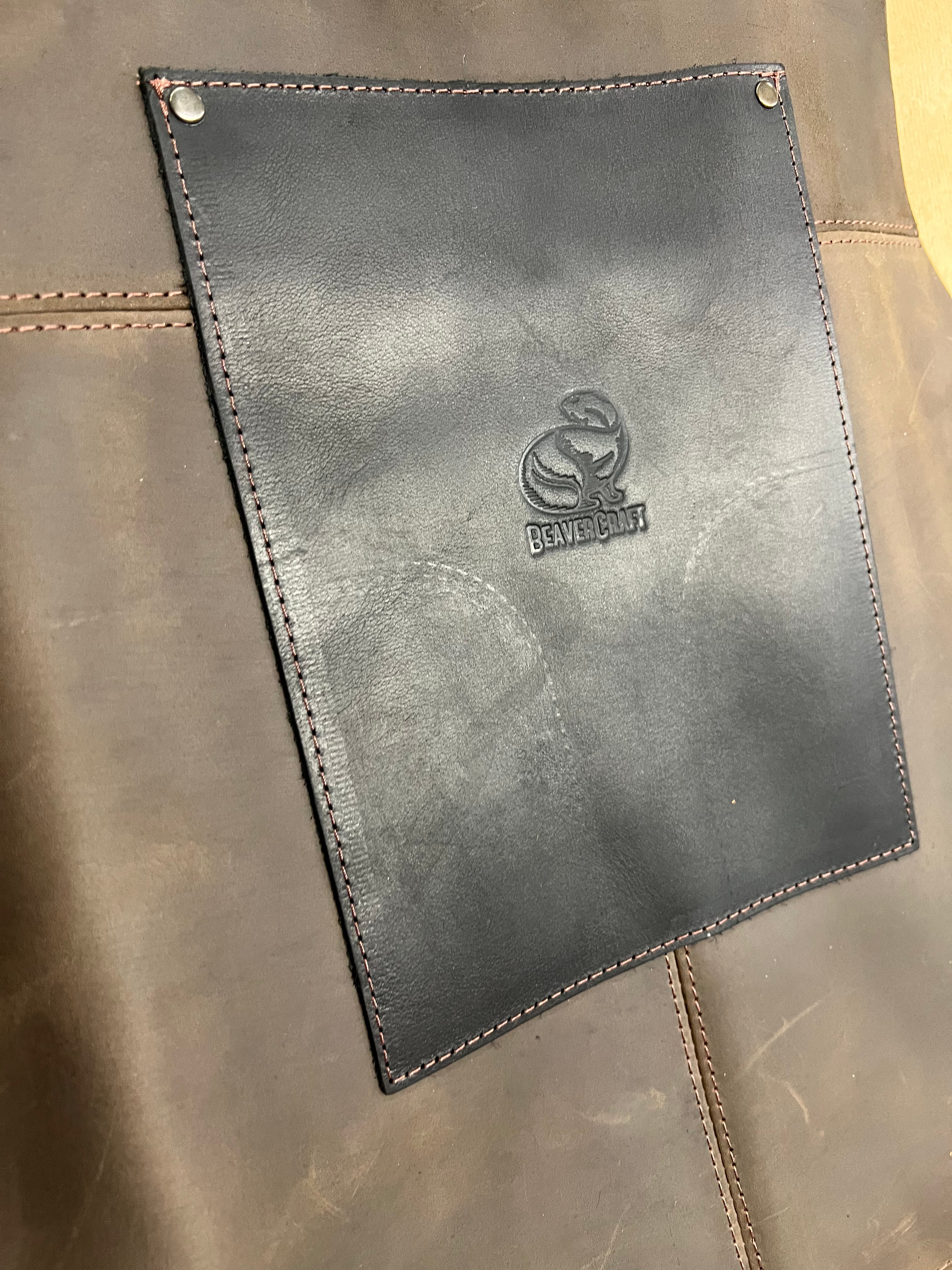 Grembiule regolabile in pelle marrone AP3X