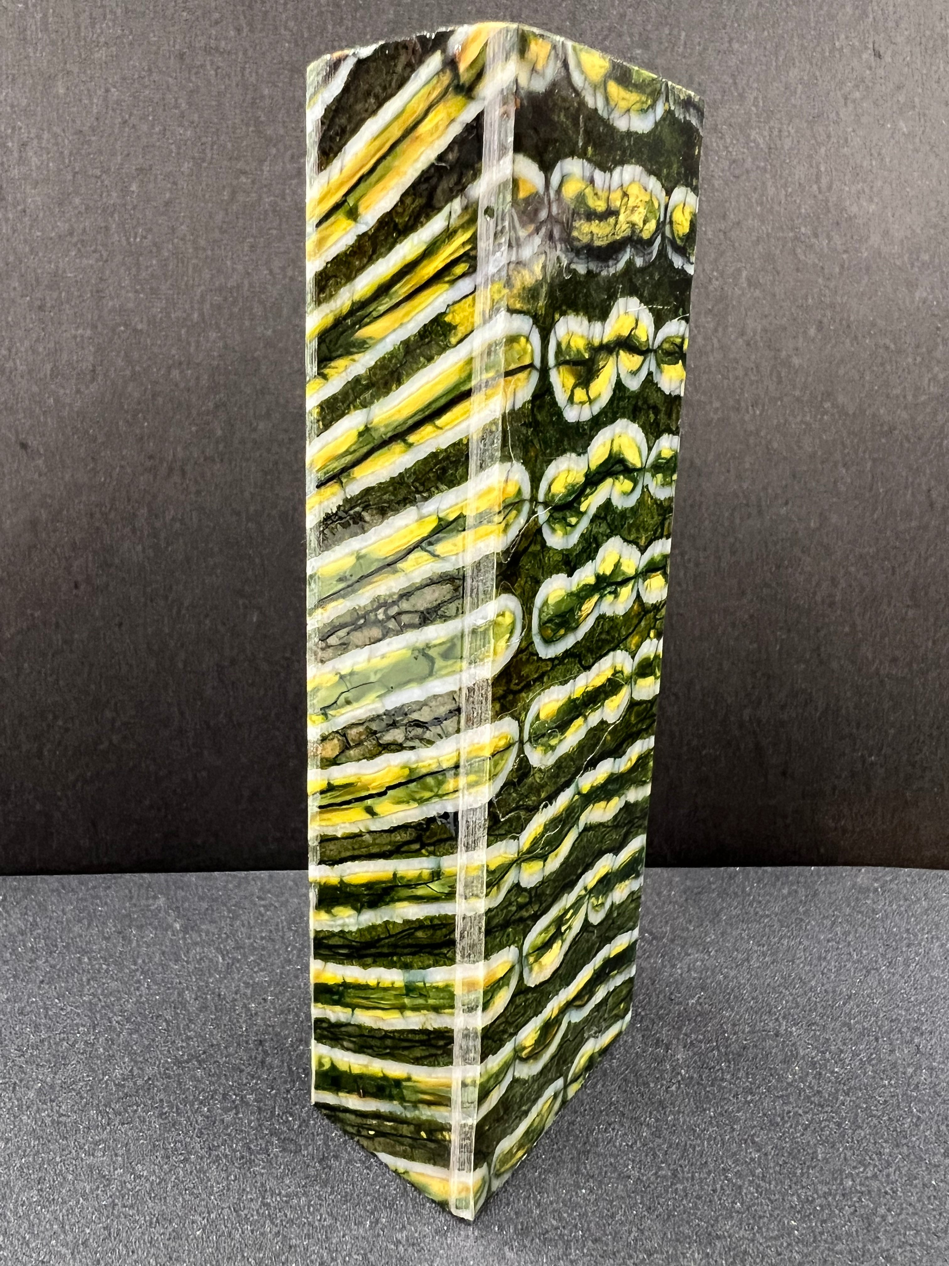 Sbozzo per manico in molare di mammut M243 (verde 17)