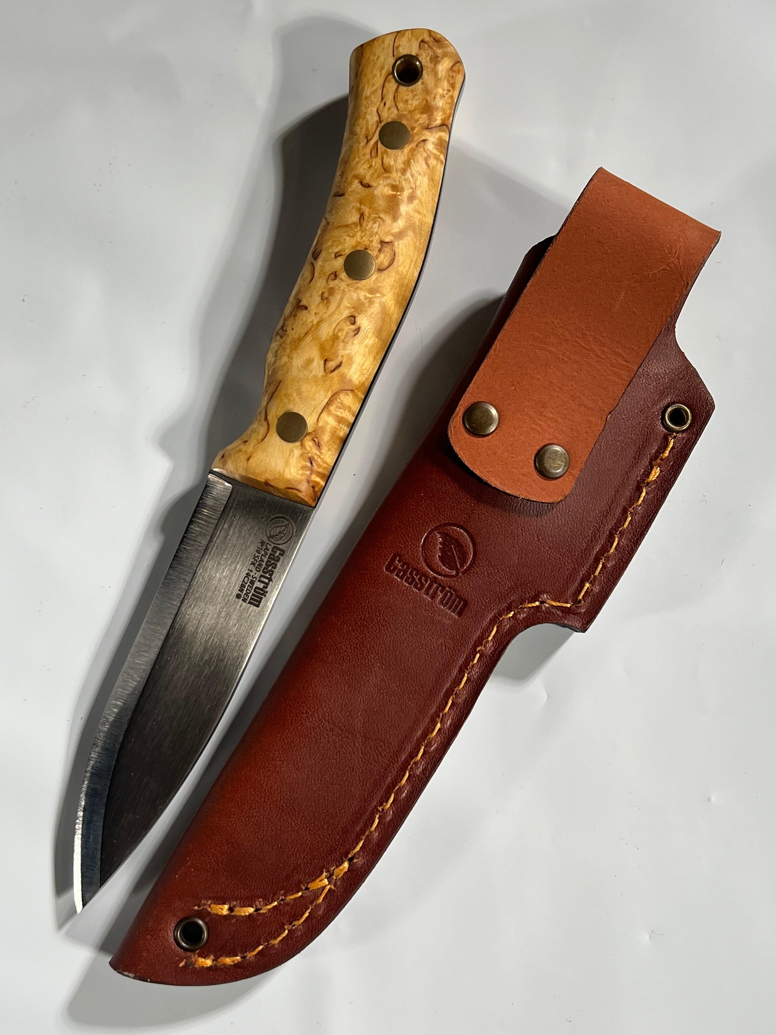 Coltello Casstrom No. 10 SFK con fodero in cuoio e cordino in cuoio