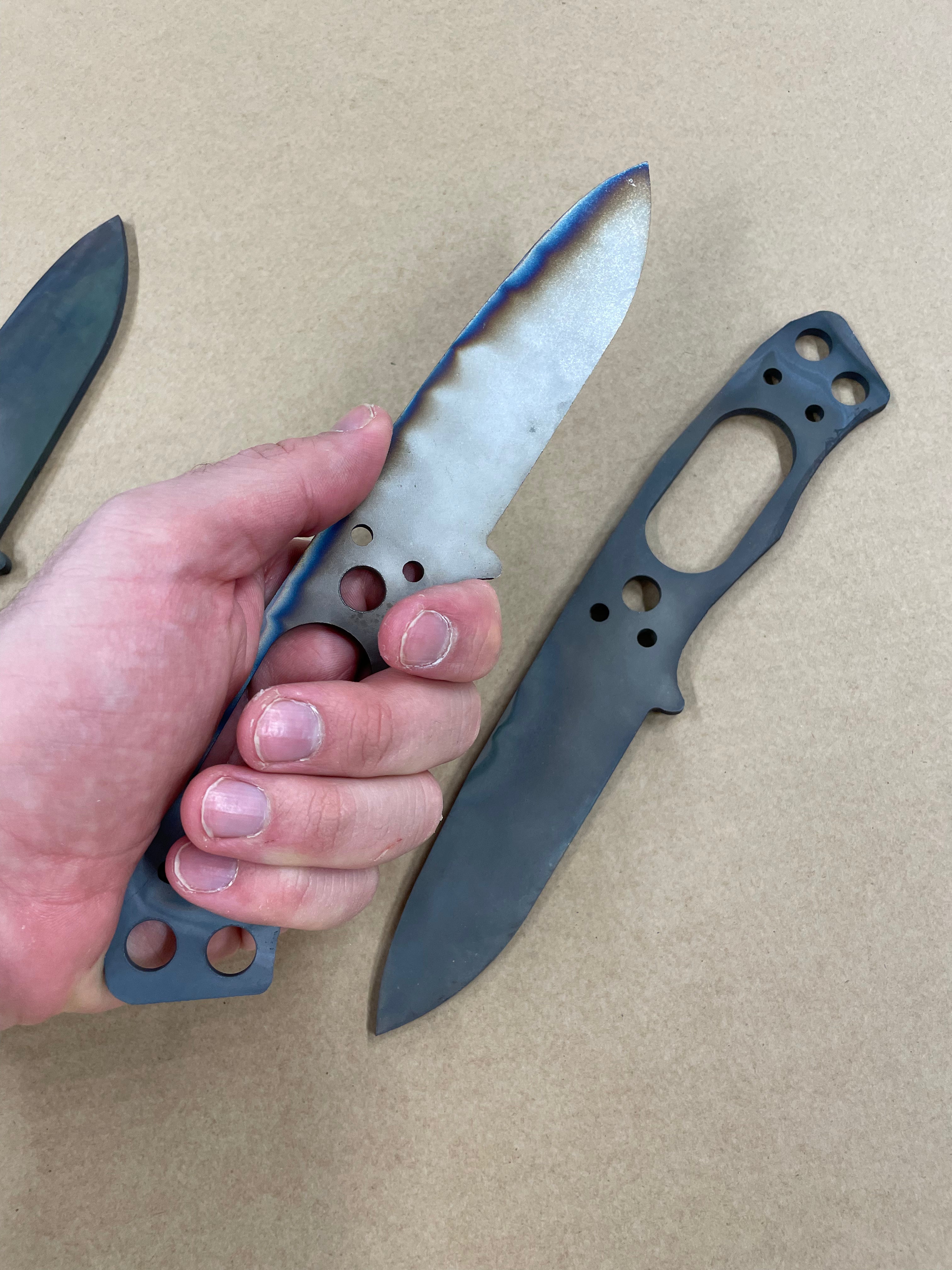 Lama di coltello in acciaio inossidabile temperato non affilata (AEBL)