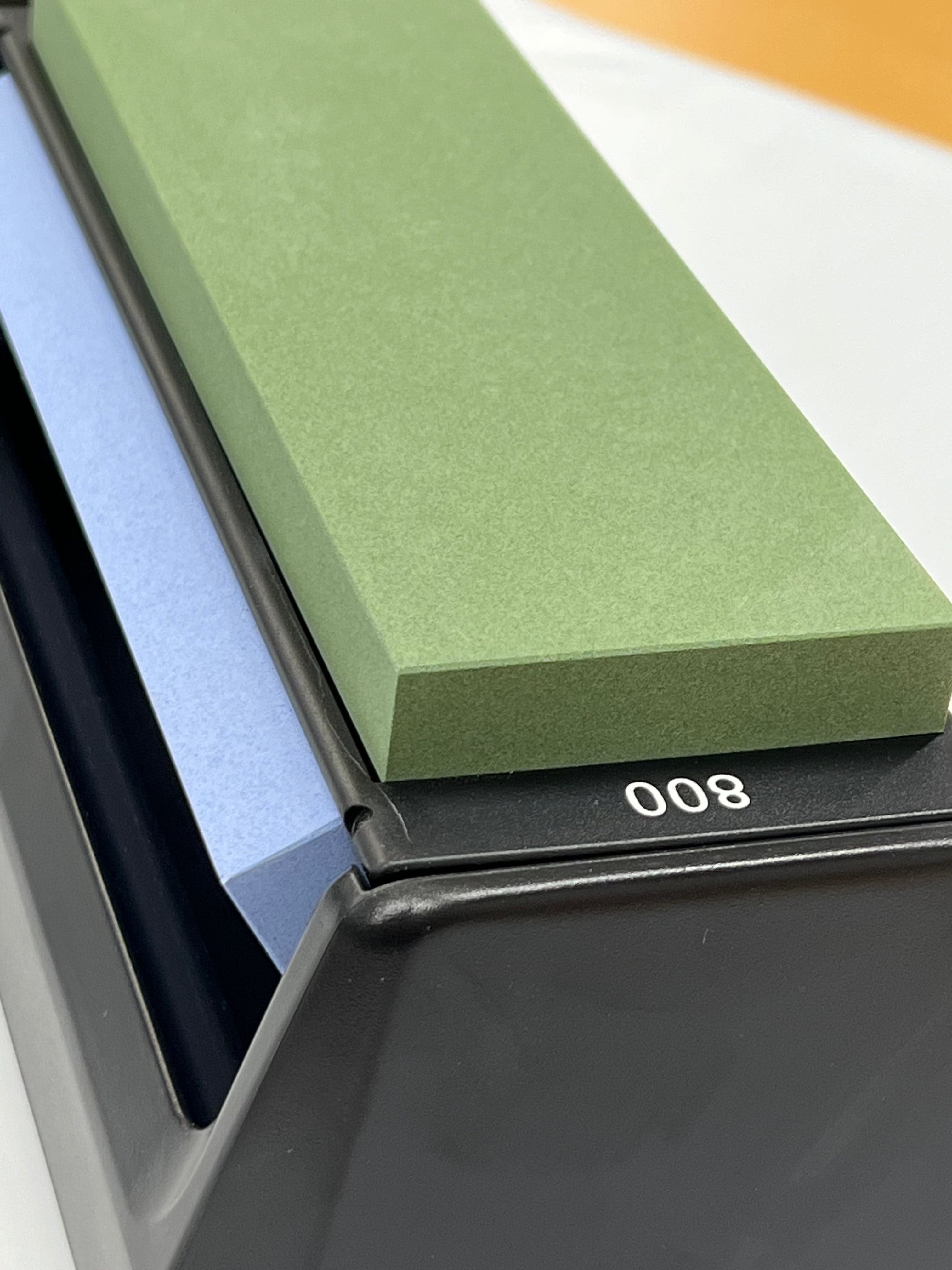 Pietra per affilare giapponese tripla grana 800/2000/5000 con base