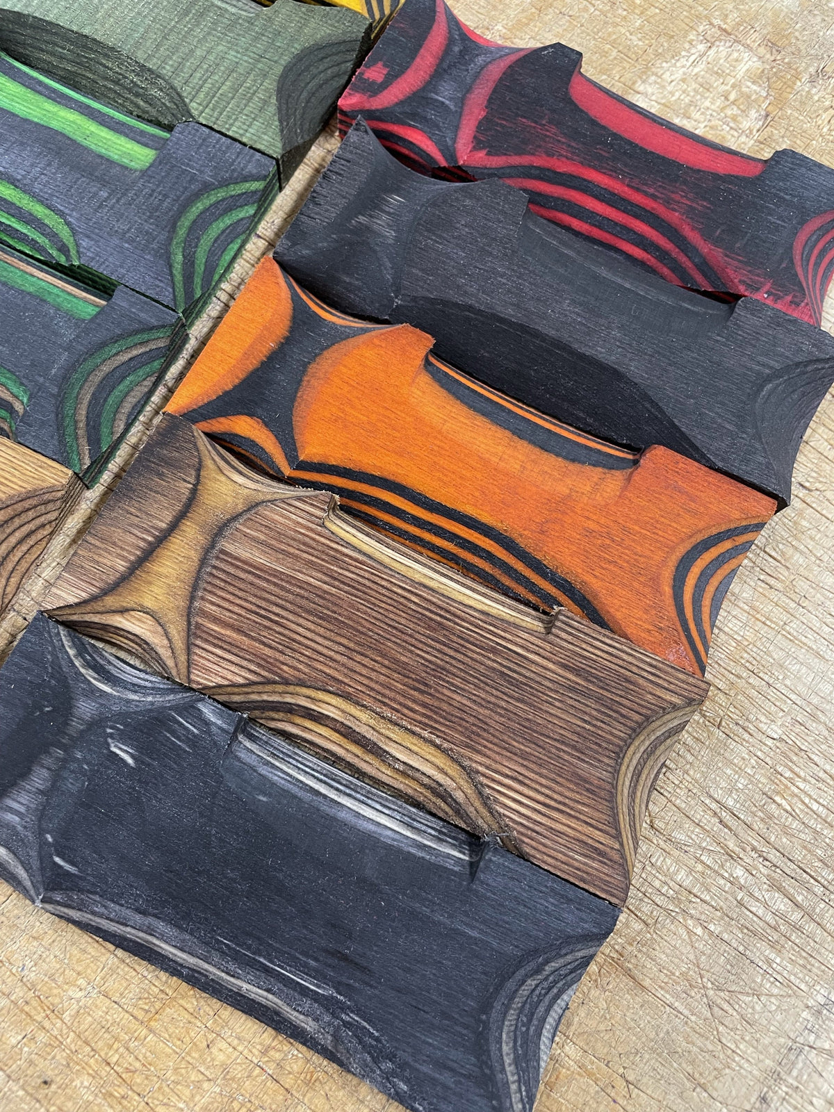 Lawood Plate - Ceppo laminato e colorato per manici