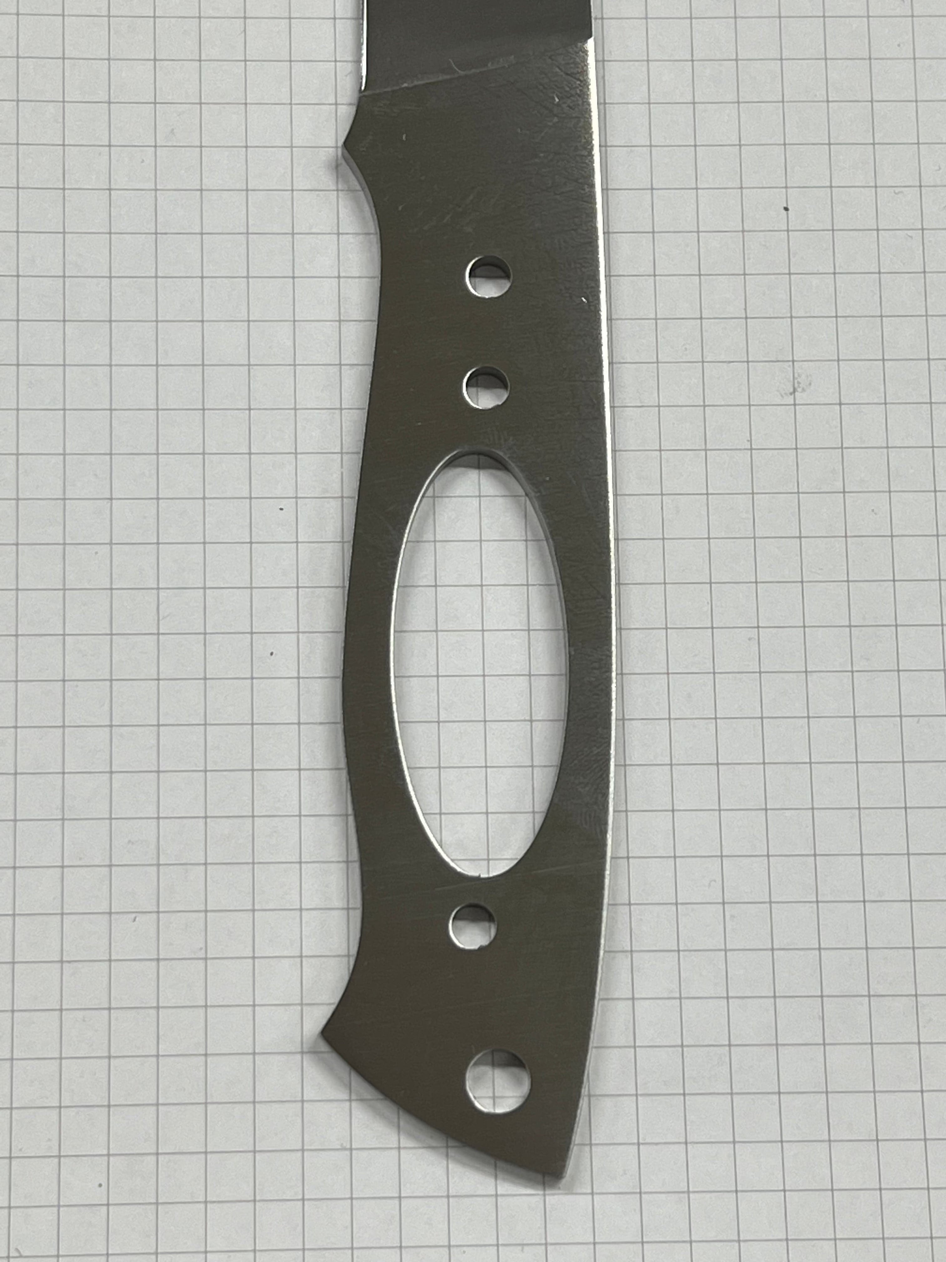 Lama per coltello Brisa Trapper 95 Flat N690 inossidabile