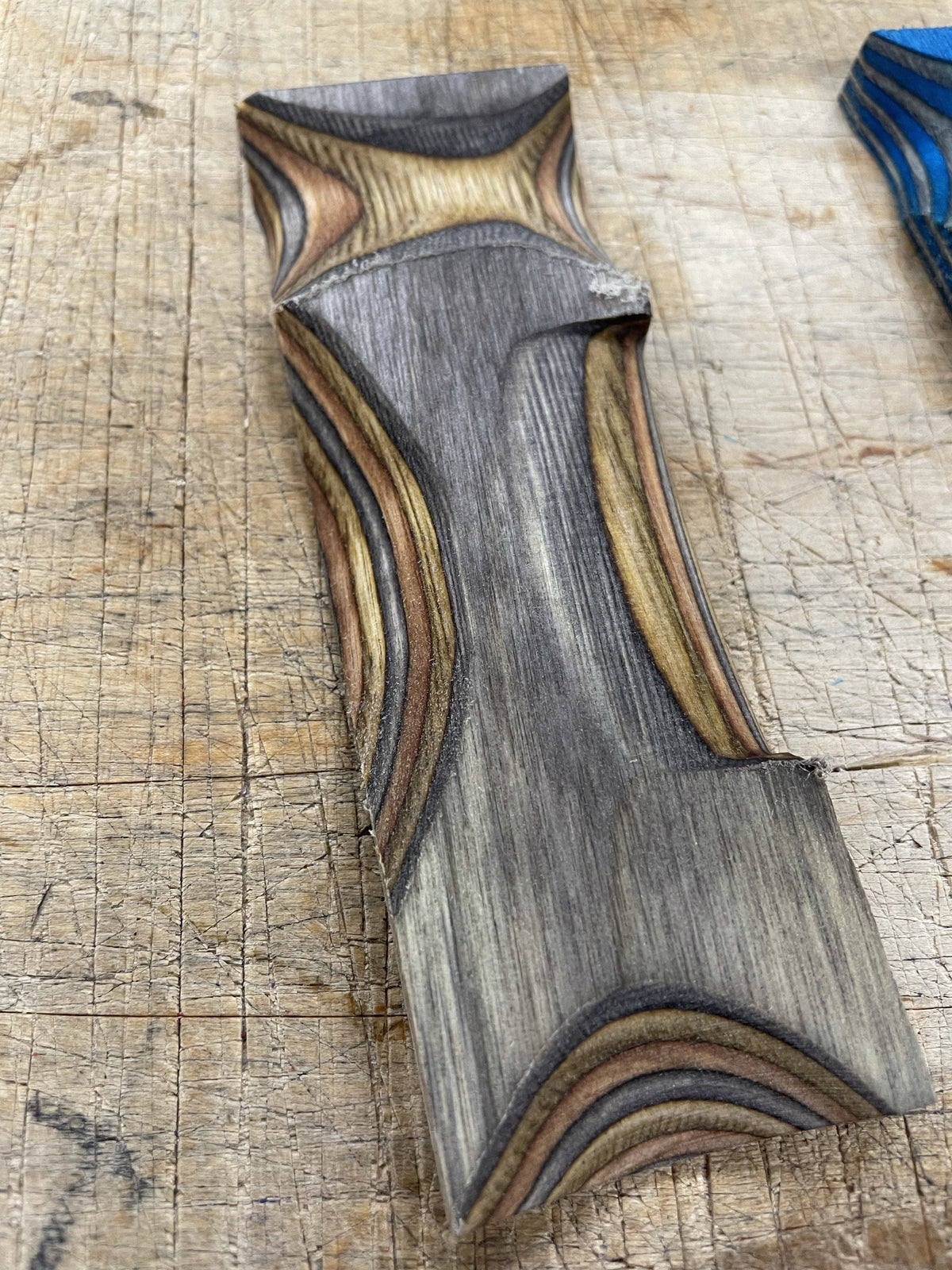 Lawood Plate - Ceppo laminato e colorato per manici