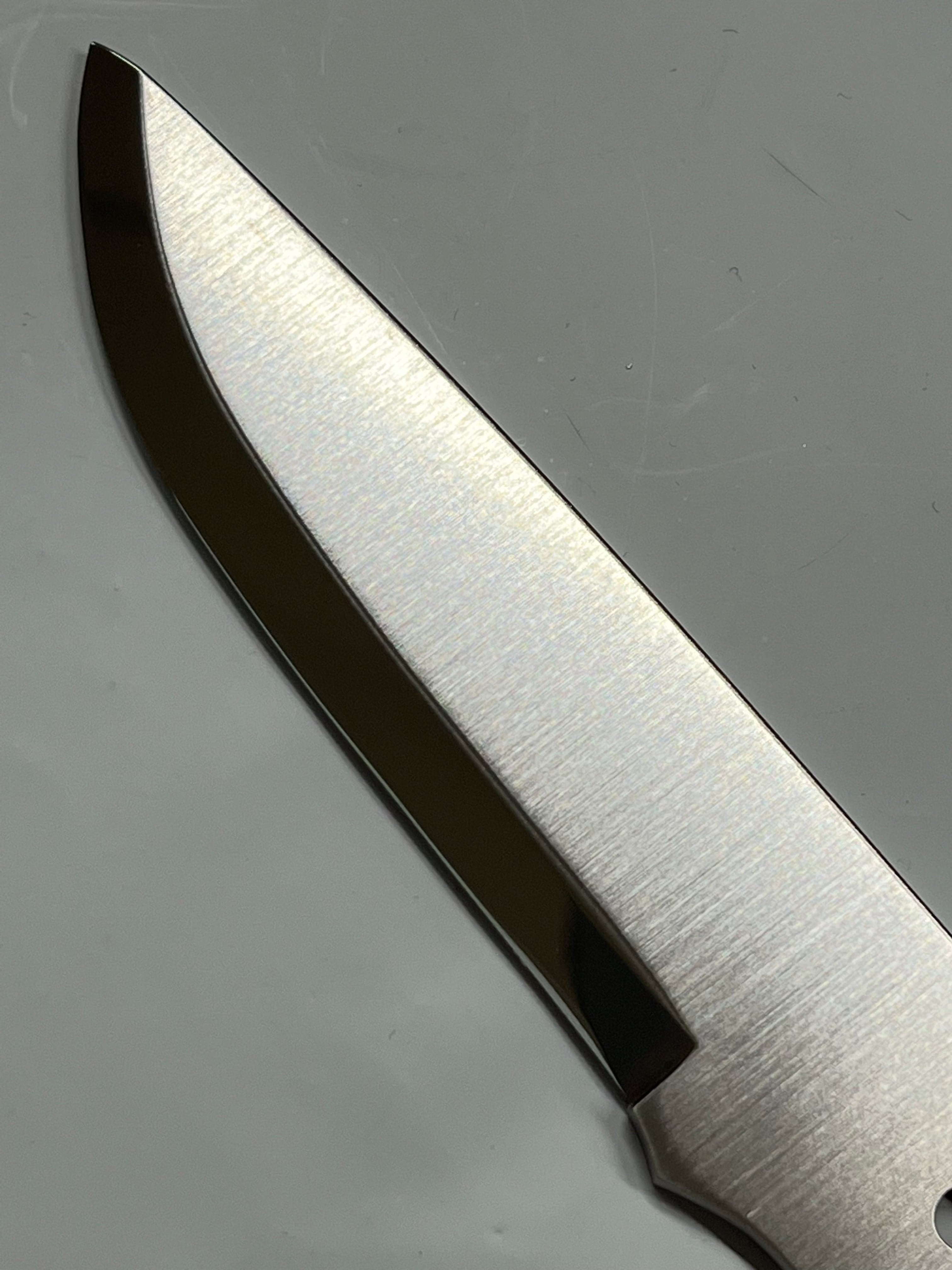 Lama per coltello Brisa Trapper 95 Scandi O1