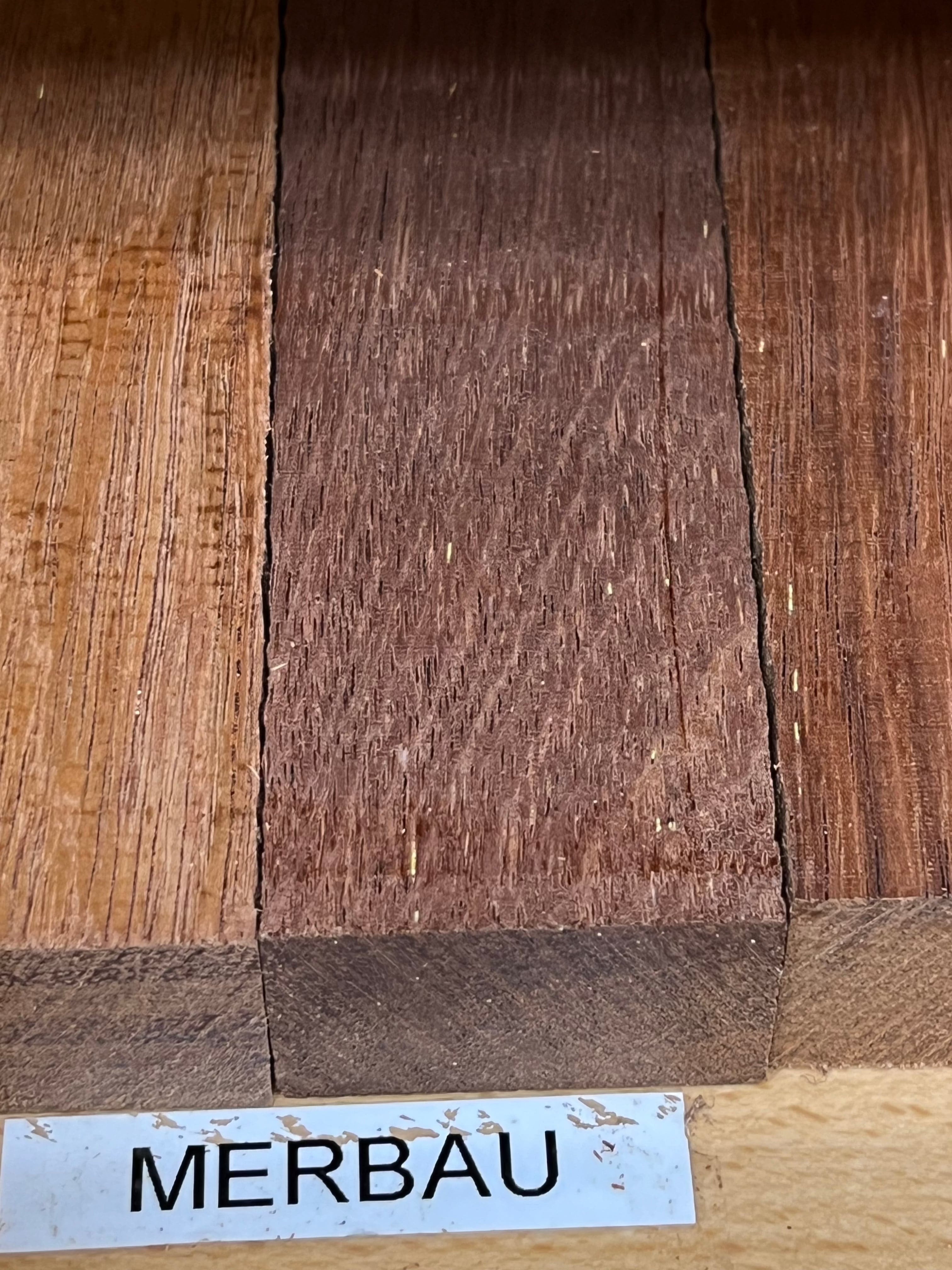 Blocco di legno per manico di coltello